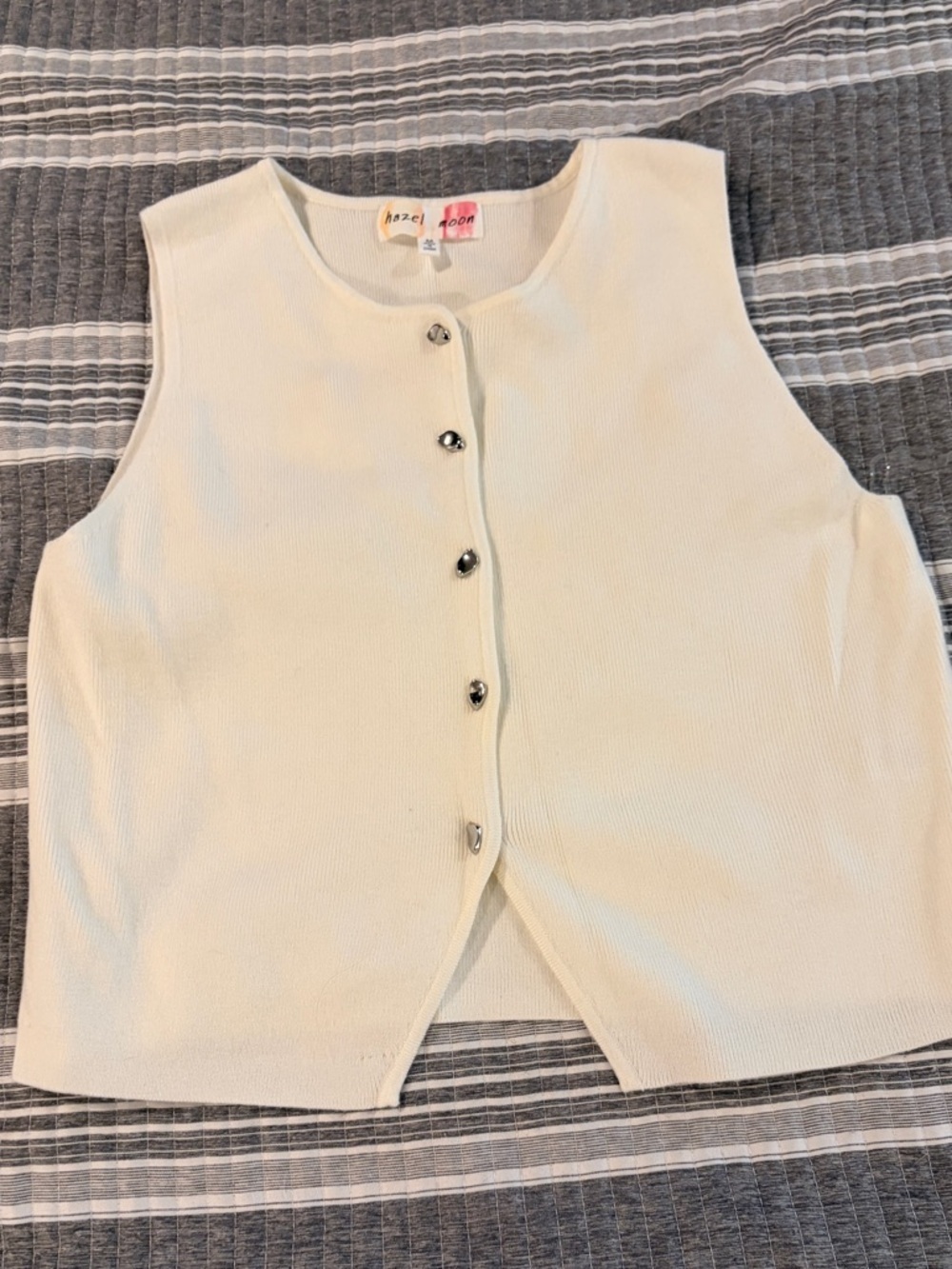 Hazel Moon Ivory Sleeveless Button Front Knit Top Women’s Medium